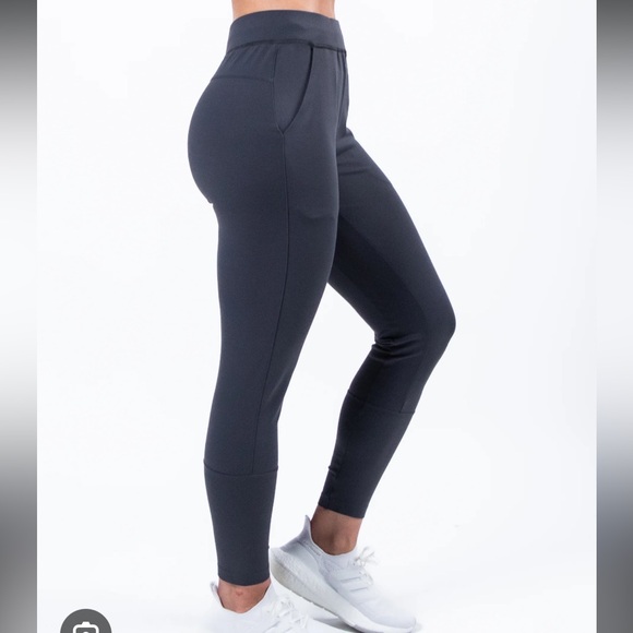 Alphalete Trace Joggers (Brown) - Picture 2 of 6